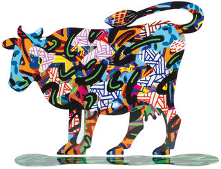Escultura de pie de doble cara "Vaca Shalva" de David Gerstein
