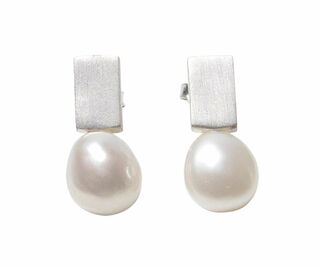 Stud earrings "Mother of Pearl", silver-plated version