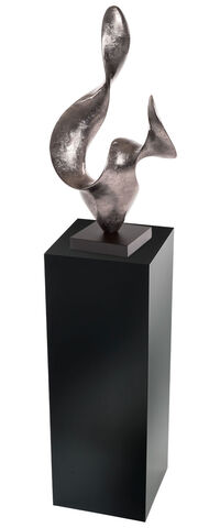 Skulptur "Firedance" (silberfarbene Version) und Dekosäule im Set