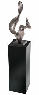 Sæt med "Firedance"-skulptur (sølvfarvet version) og dekorativ søjle