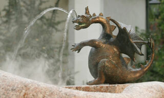 Gartenskulptur / Wasserspeier "Drache Lilly", Bronze