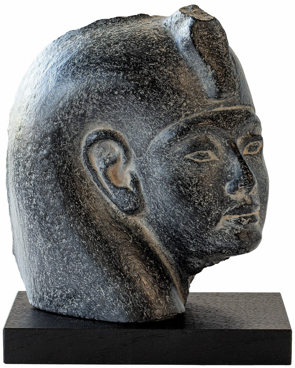 Sculptuur "Hoofd van Toetanchamon", gegoten