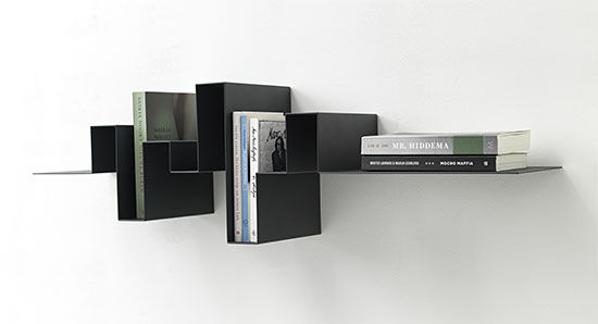 Væghylde "Storylines" (uden dekoration), antracit version af Frederik Roijé Design