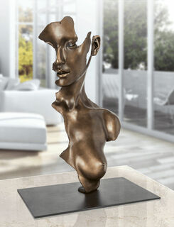 Skulptur "Fragmenteret pige", bronze von Jamie Salmon