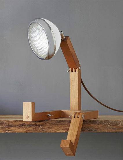 Piffany Copenhagen: Flexible LED-Tischlampe "Mr. Wattson", weiße Version von Piffany Copenhagen