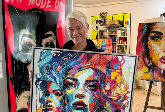Ici, l'artiste Sabrina Seck nous présente son œuvre Hydra.
