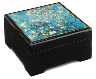Musical jewellery box "Almond Blossoms" (1890)