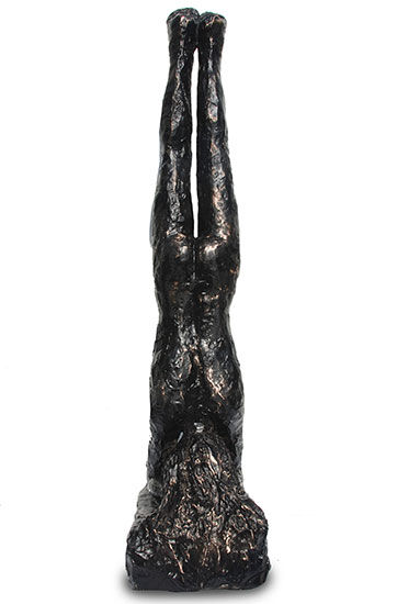 Scultura "Headstand" (2019), bronzo di Dagmar Vogt