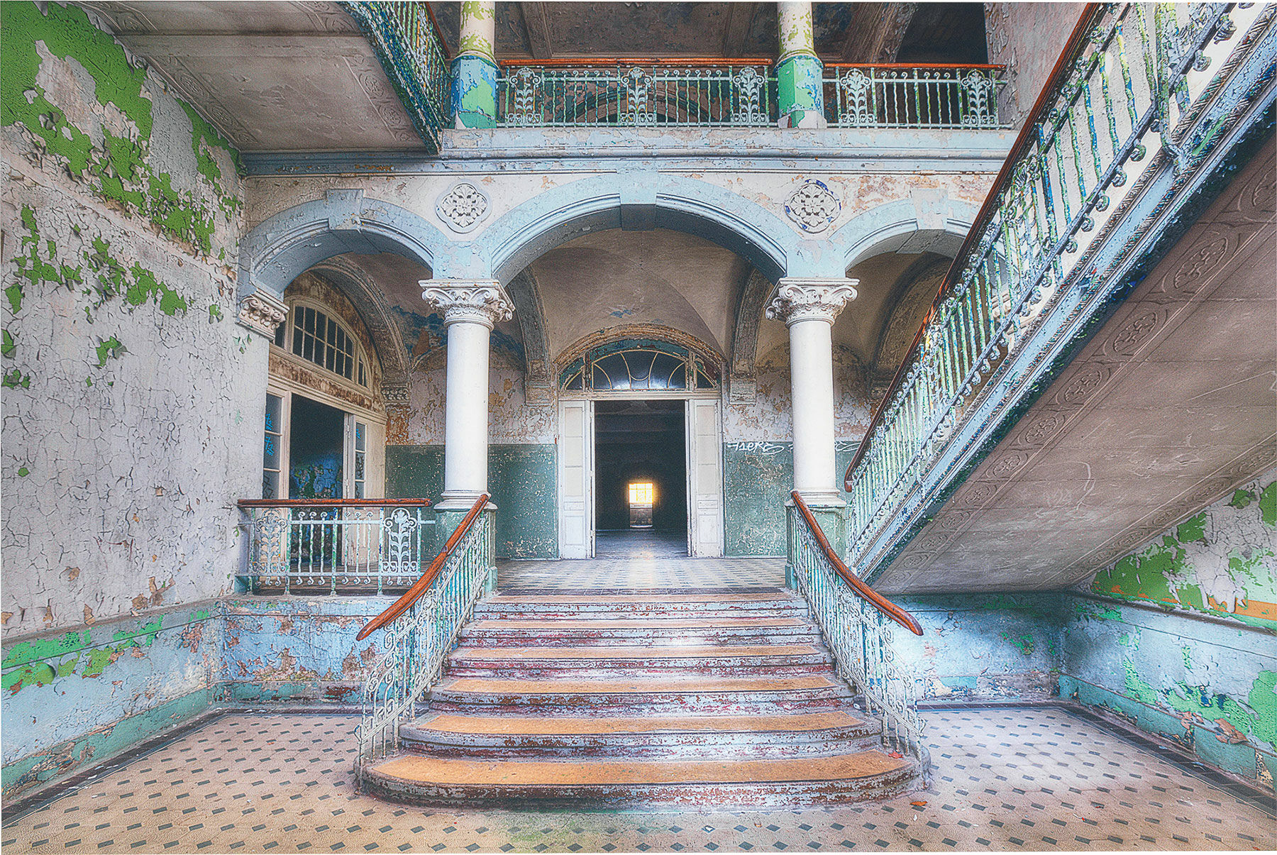Billede "Indgang med trappe" von Olivier Lacour