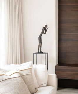 Skulptur "To Blow", Bronze von Ann Vrielinck