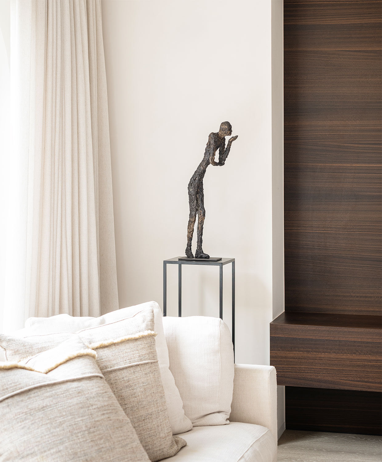 Skulptur "To Blow", Bronze von Ann Vrielinck