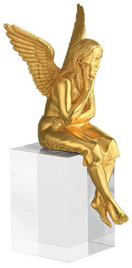 Escultura "Ángel de la Guarda", versión dorada con pedestal de Ottmar Hörl