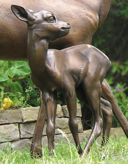 Gartenskulptur "Rehkitz", Bronze von Helmut Diller