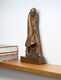 Rzeźba "Wędrowiec na wietrze" (1934), redukcja w brązie autorstwa Ernst Barlach