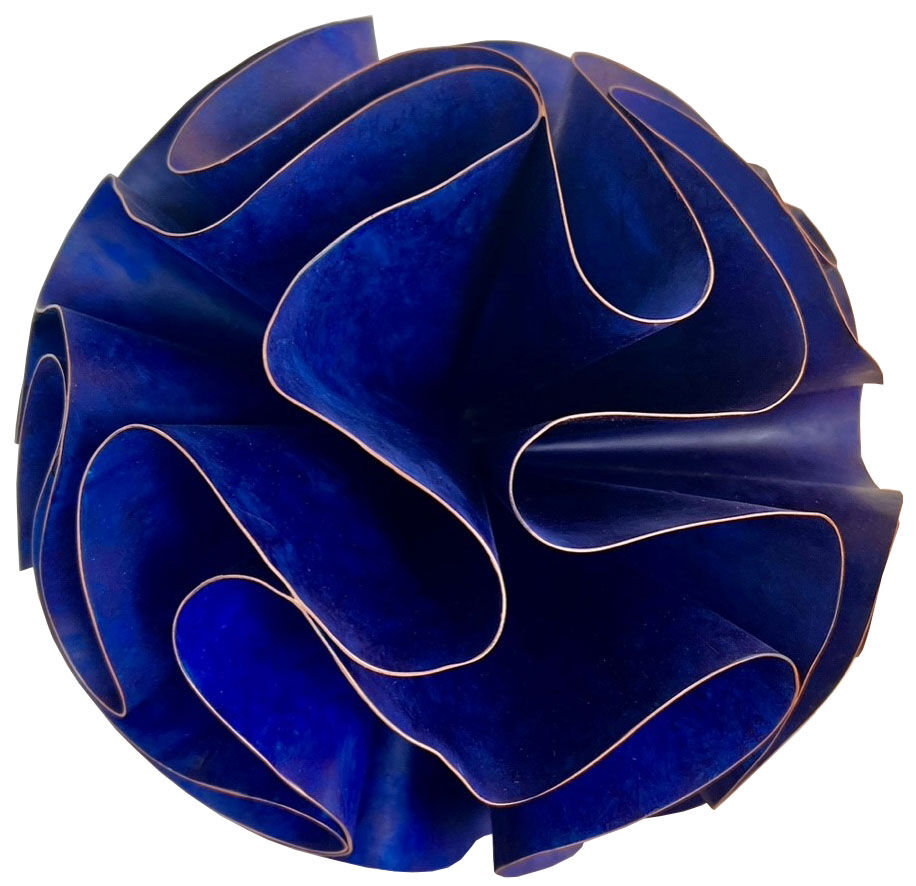 Scultura "Seed - Deep Sea Blue" (pezzo originale/unico), rame patinato di Garda Alexander
