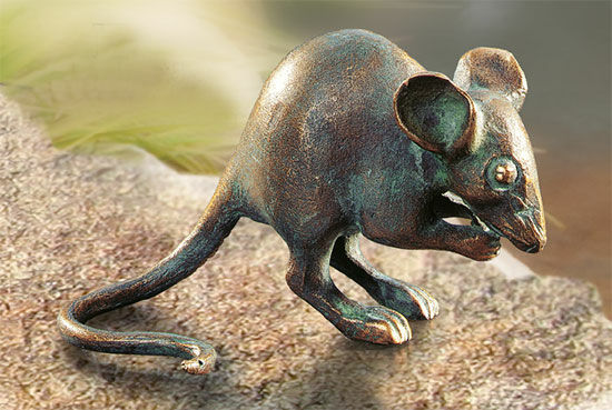 Garden sculpture "Mouse, Eating", bronze