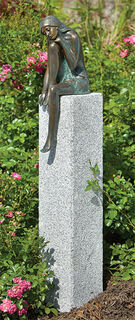 Tuinbeeld "Emanuelle" (versie met stele)