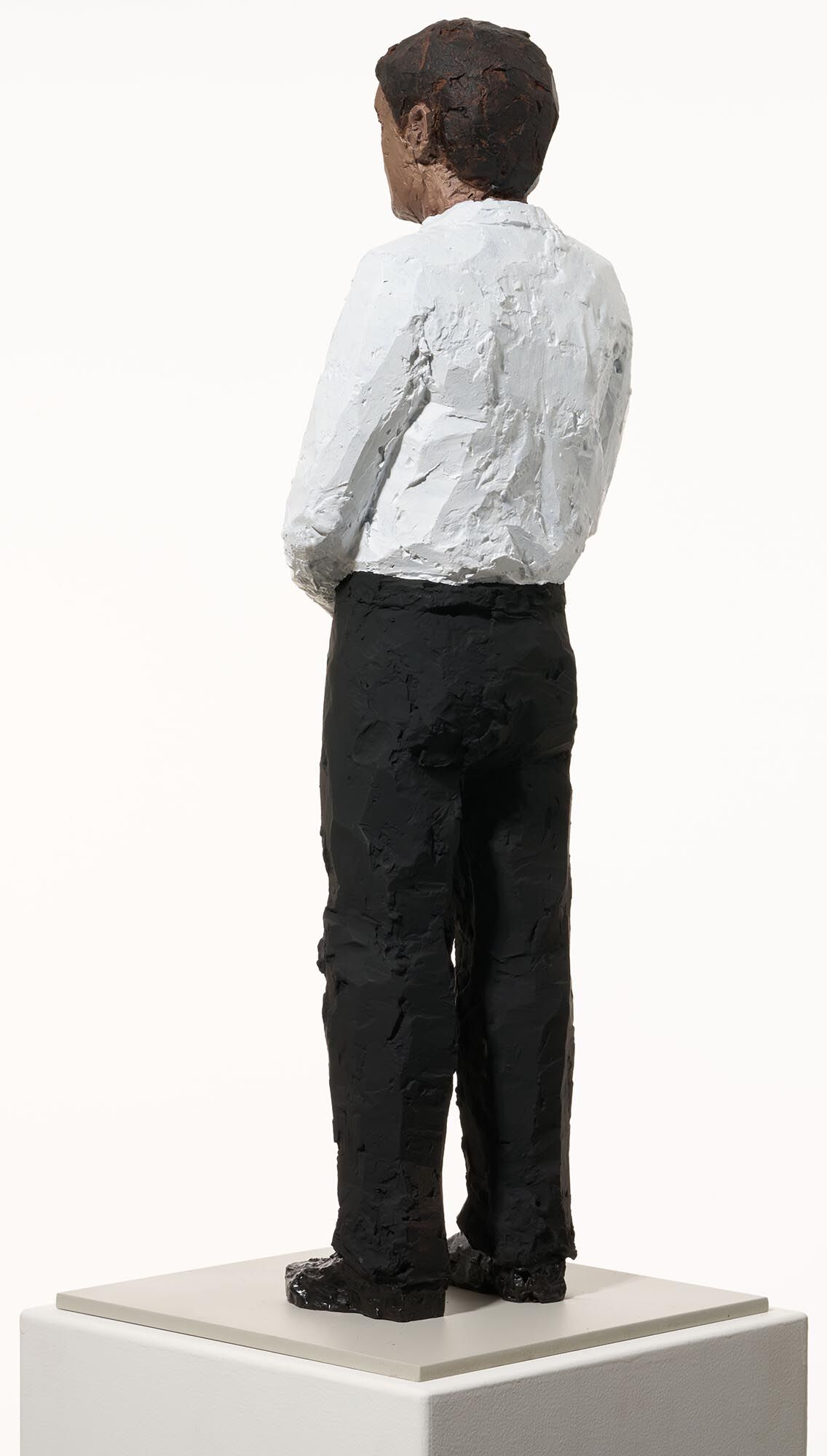 Skulptur "Mann mit weißem Hemd und schwarzer Hose" (2026) von Stephan Balkenhol