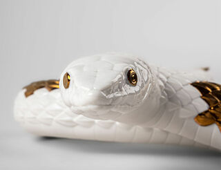 Porcelain figurine "Serpiente Blanco - White Snake" by Lladró