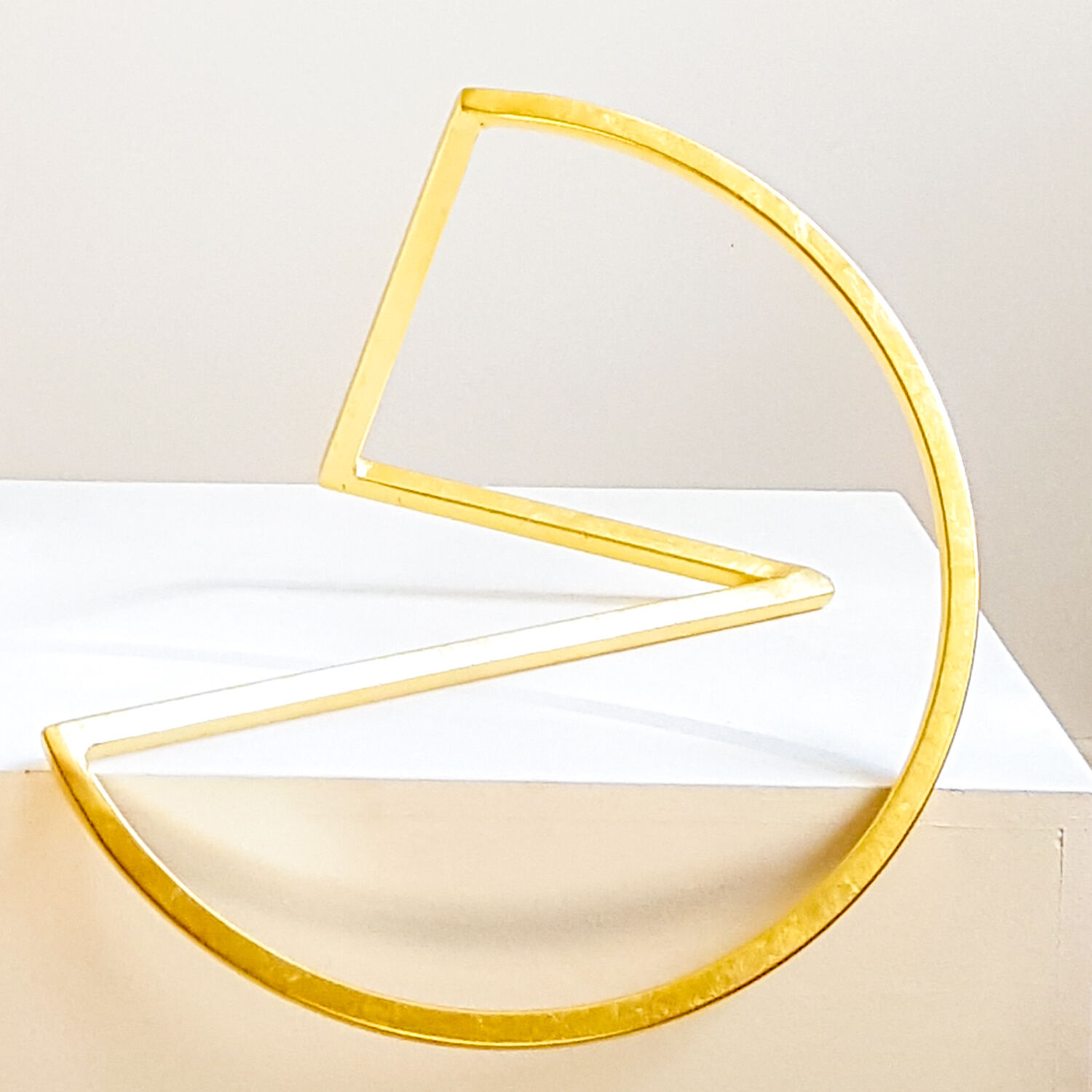 Sculpture "Loop 35 - Gold Edition" (2015) by Sonja Edle von Hoeßle