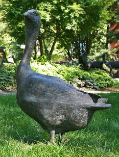 Garden sculpture "Goose, looking left", bronze
