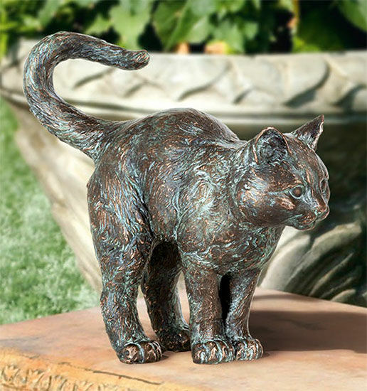Haveskulptur "Stående ung kat", bronze