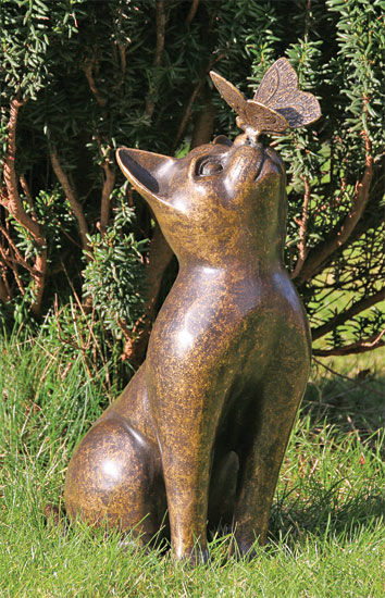 Haveskulptur "Kat med sommerfugl", bronze