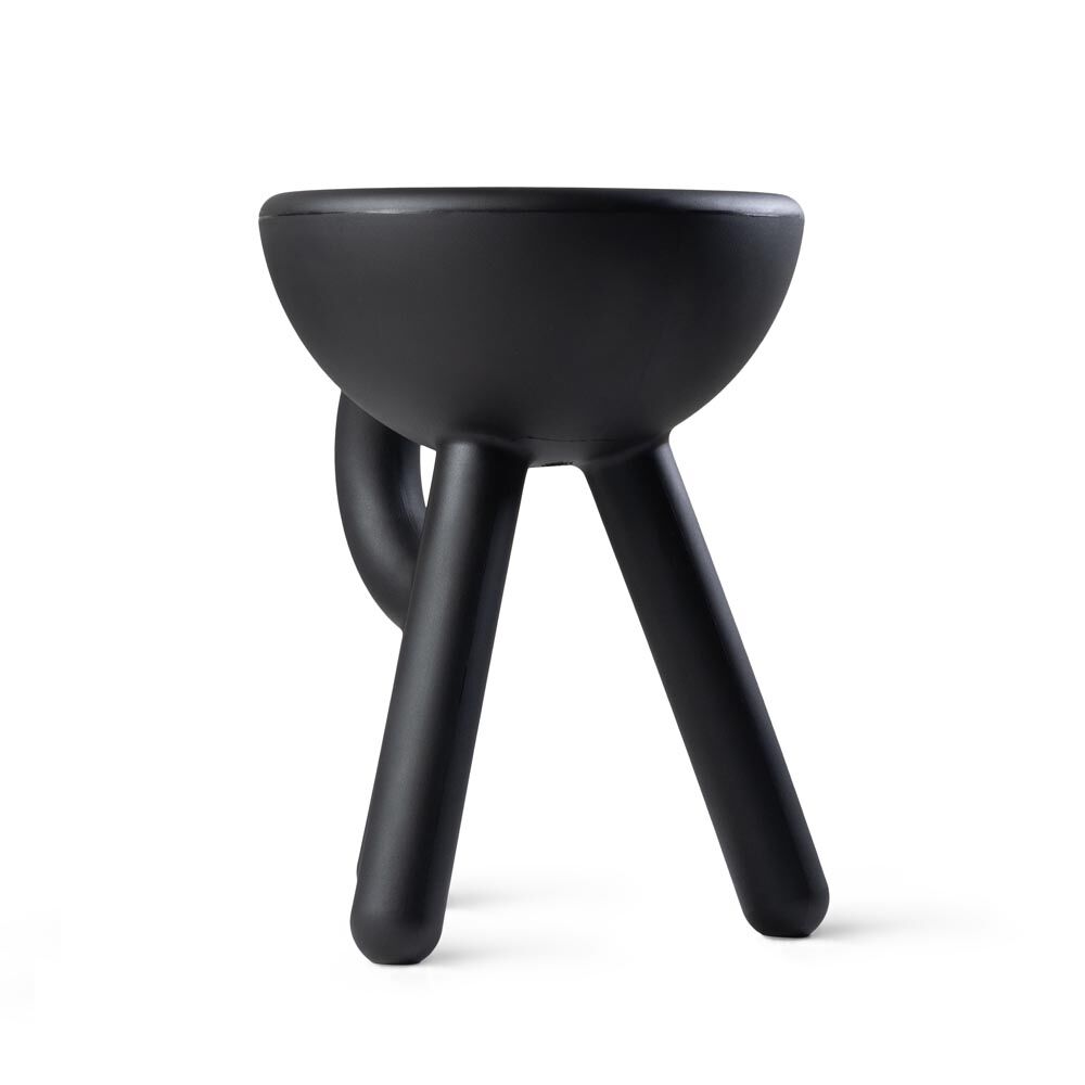 Tavolino "Tubby Stool oceanblack" (per uso interno ed esterno) – progettato da Gerard de Hoop di  Werkwaardig