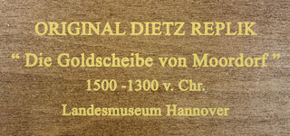 Réplique de Dietz « Le disque d'or de Moordorf » (vers 1500-1300 av. J.-C.), encadrée