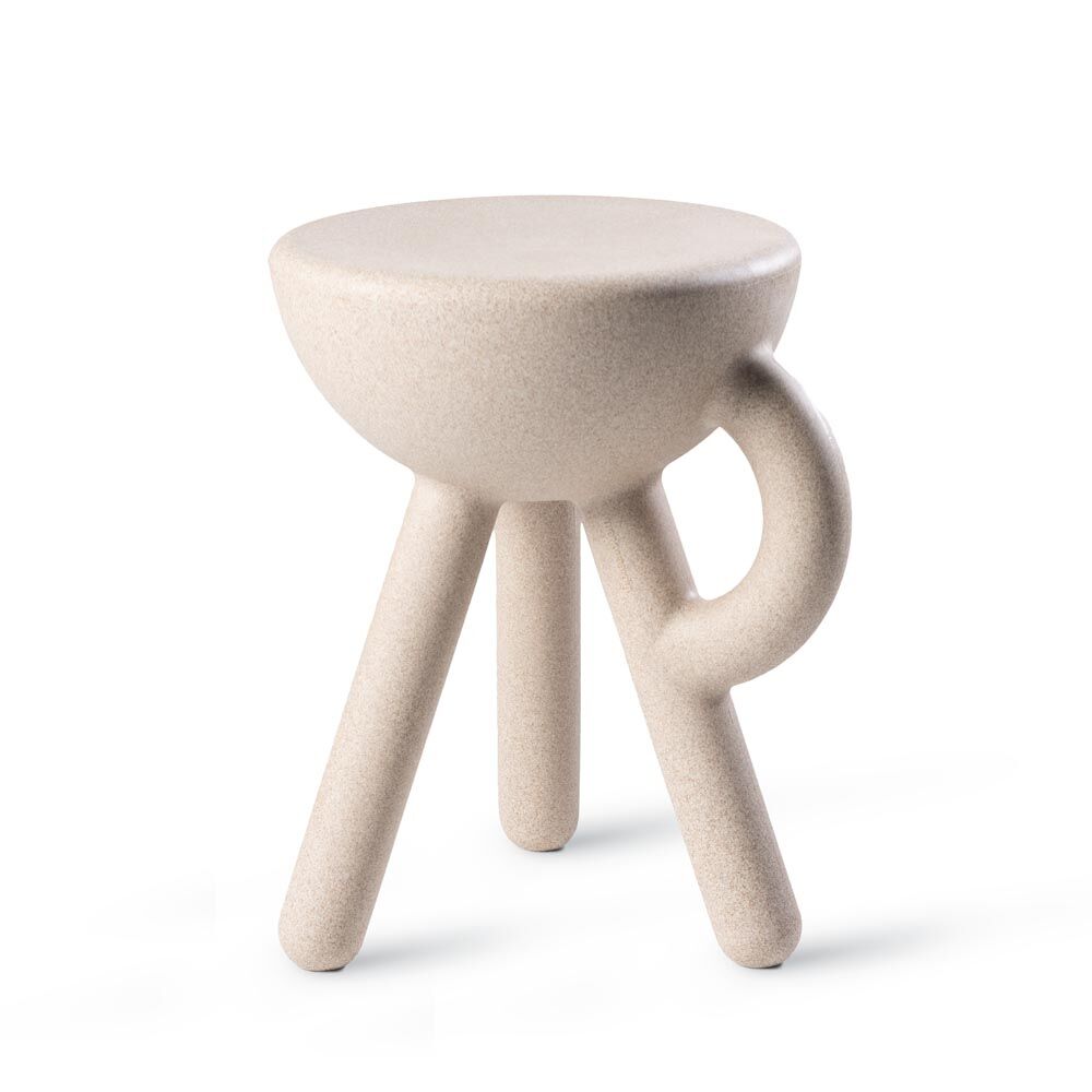 Tavolino "Tubby Stool sand" (per interni ed esterni) – progettato da Gerard de Hoop di  Werkwaardig