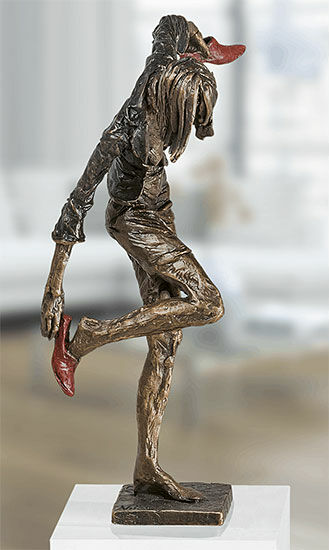 Sculpture "Office Woman Balance", bronze von Vitali Safronov