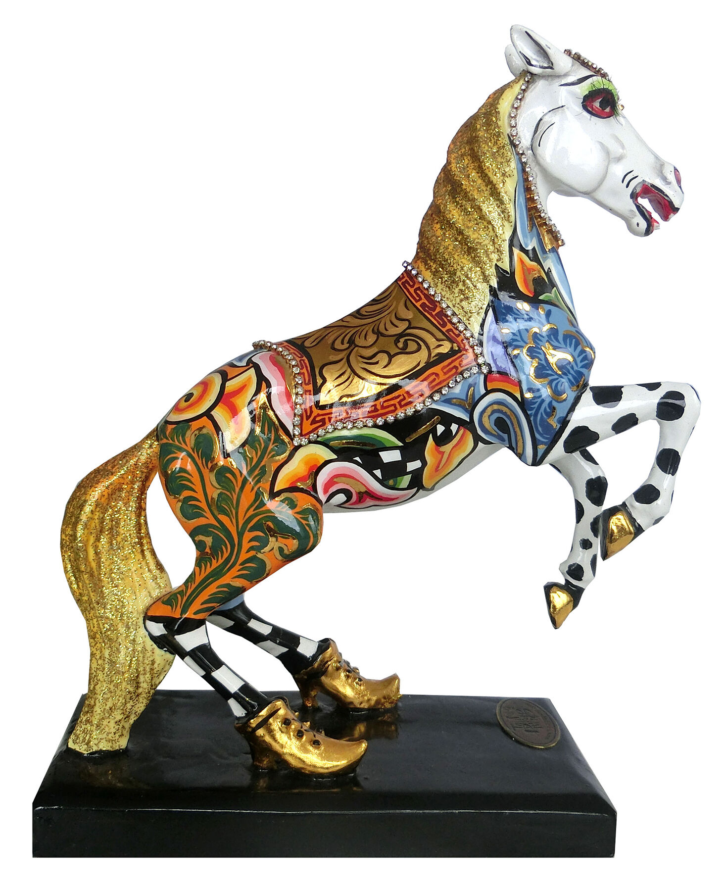 Horse sculpture "White Champion", cast by Tom's Drag