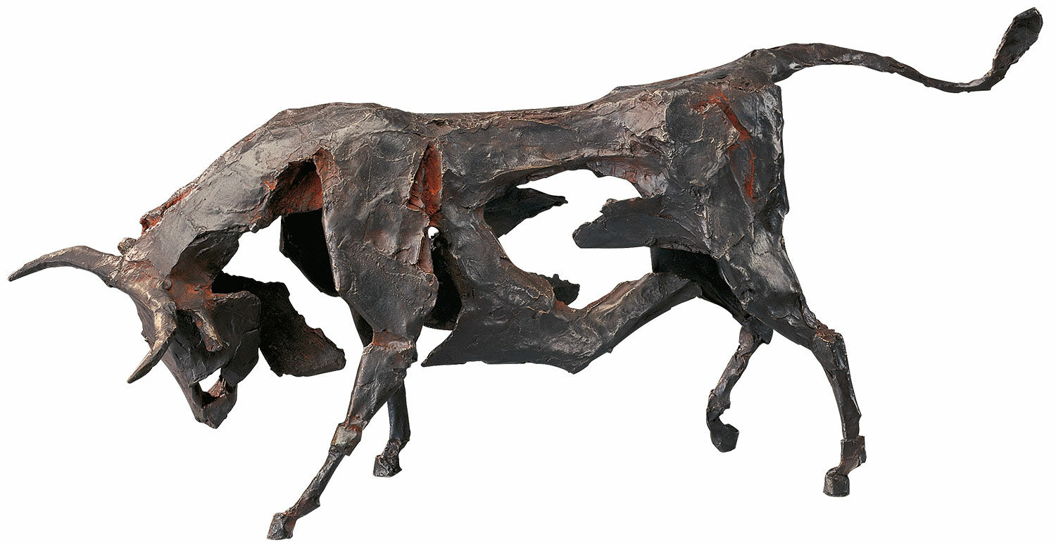Sculpture "Bull" (1995), bronze by Dieter Finke