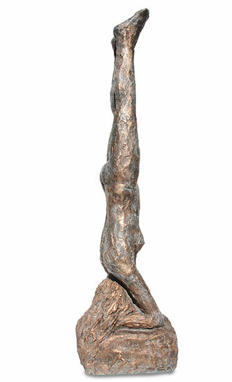 Sculpture "Headstand" (2019), bronze von Dagmar Vogt