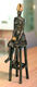 Escultura "Little Queen", bronce de Marianne Mostert