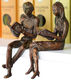 Coppia di sculture / mensole "Reading Woman & Reading Man", fusione di metallo di Birgit Stauch