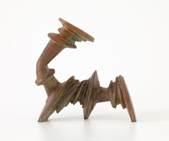 Socha "Hraniční signály IV" (2006), bronz od Alejandra Ruddoff