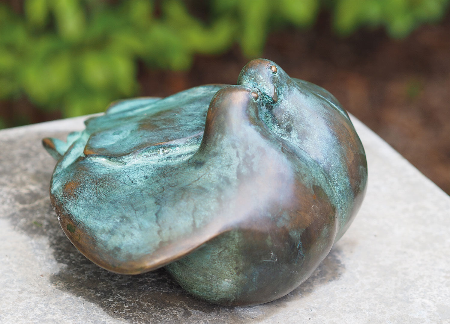 Tuinsculptuur "Tortelduiven", brons