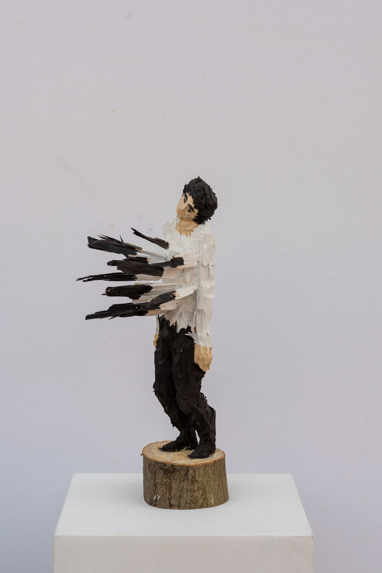 Skulptur "o.T." (2023) (Unikat), Holz von Edvardas Racevicius