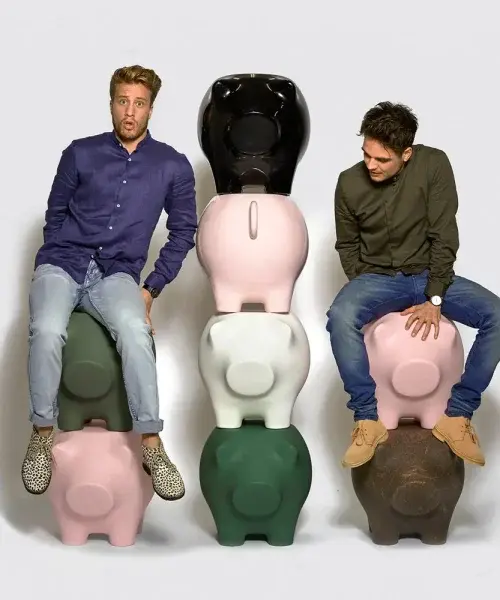 Tavolino "Sidepig olivegreen" (per uso interno ed esterno) – progettato da Timo Keultjes e Diederik Dam di  Werkwaardig